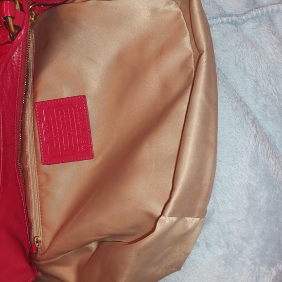 Coach Ashley (2013) Gathered Leather shoulder bag in Rasberry PreLoved - Picture 6 of 16